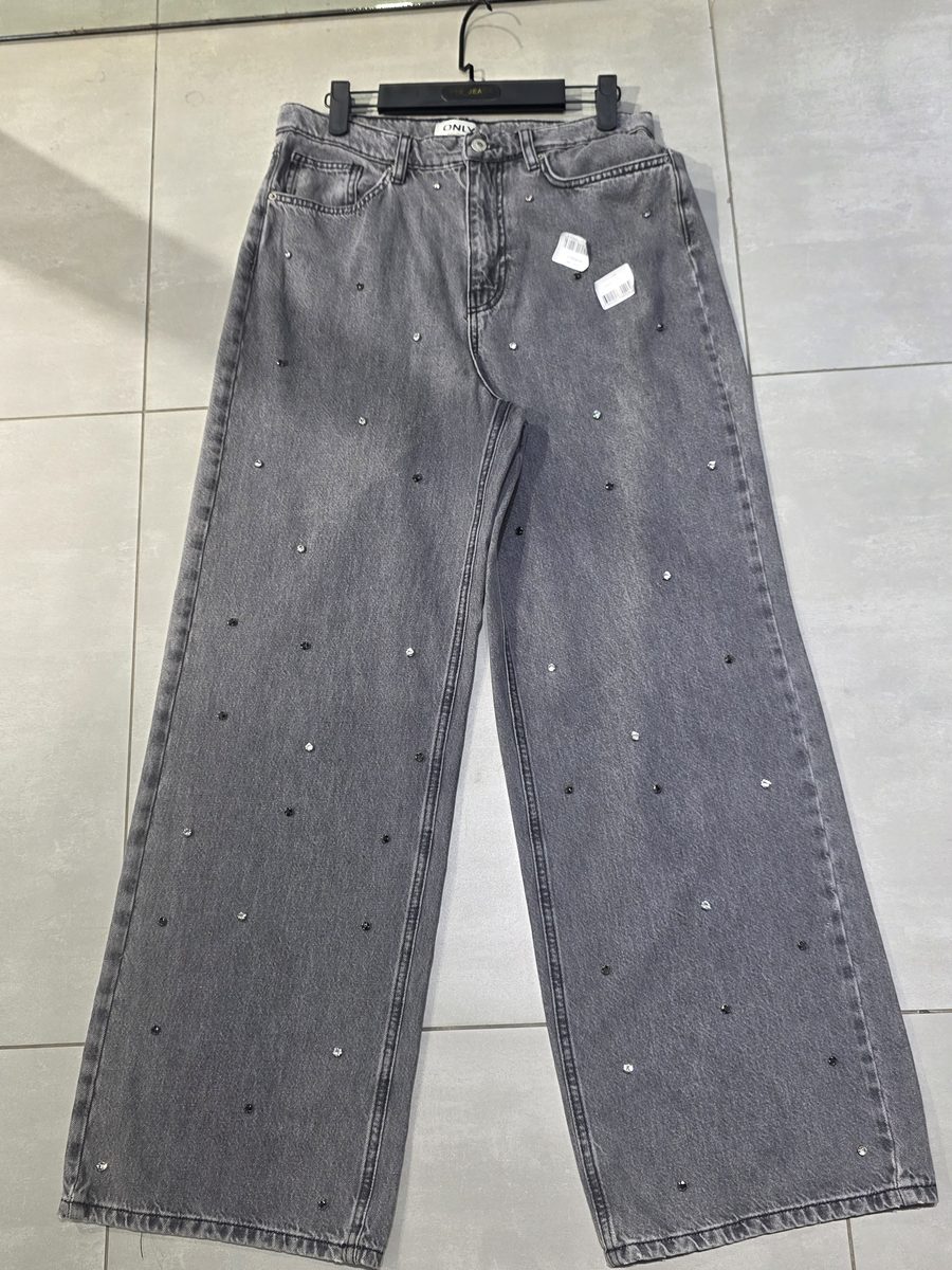 Grey Straight Leg — Grey
